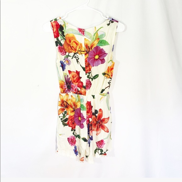 FLORAL SHORTS ROMPER - Picture 4 of 5